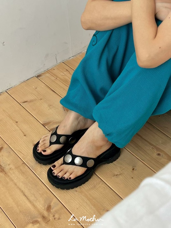 霧面鉚釘摩砂夾腳拖鞋(正常版/5CM)(闆娘清單)
